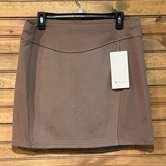 Lululemon Scuba HR Mini Skirt Light Brown Size XL Above Knee NWT Athleisure - Picture 1 of 7